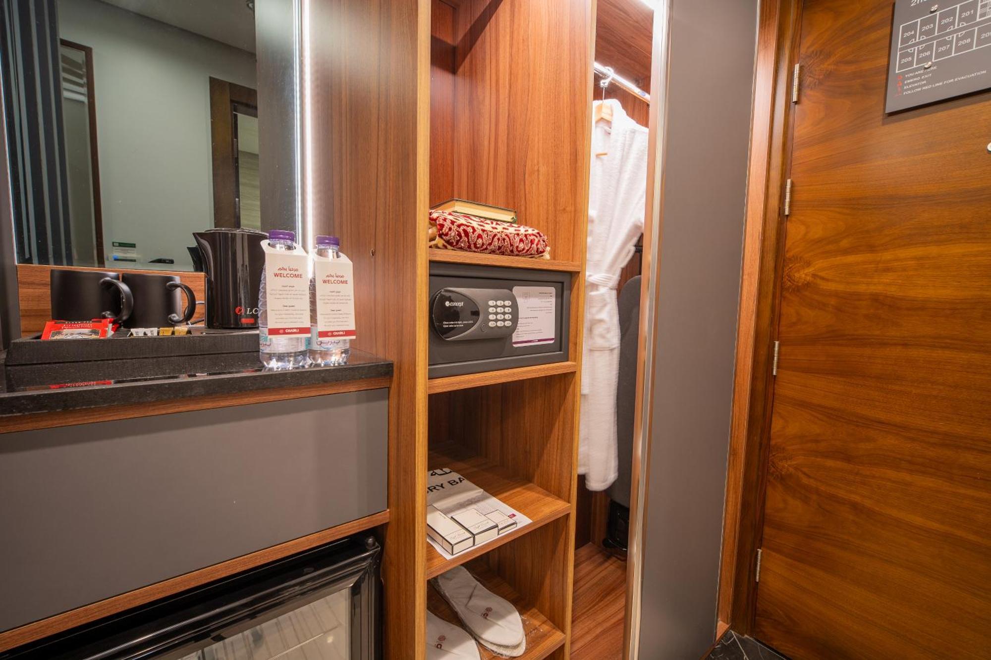 Charli Hotel Jeddah By Ahs Εξωτερικό φωτογραφία